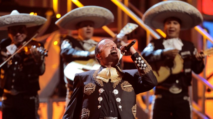 La expareja de Pepe Aguilar también apoyó la dura respuesta del joven artista en contra de su padre, a quien juró no guardarle respeto tras este incidente. AP Photo/Julie Jacobson)