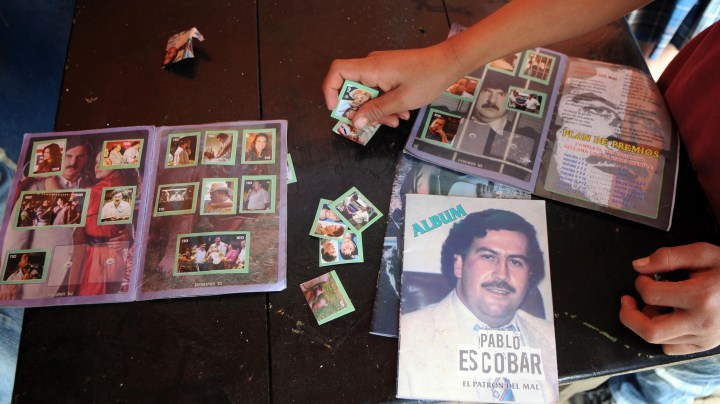 La serie “Pablo Escobar, el patrón del mal” está disponible en Netflix y narra la vida del infame narcotraficante Pablo Escobar, desde sus inicios como ladrón hasta convertirse en jefe de un imperio del narcotráfico. (AP Photo/Luis Benavides)