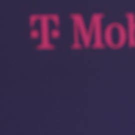 Alejandra Espinoza rompe en llanto al recordar la dolorosa situación familiar que vivió.