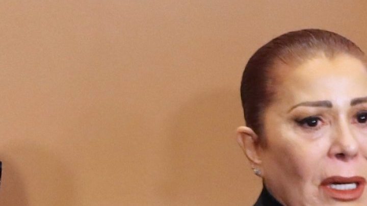 Alejandra Guzmán habría sido operado de una hernia.