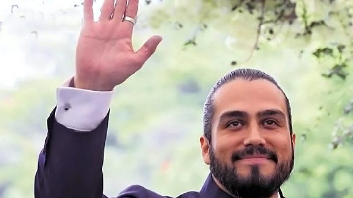 Andrés Tovar le pone un alto a los fans de Anahí y defiende a Maite Perroni.