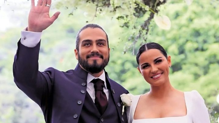 Andrés Tovar le pone un alto a los fans de Anahí y defiende a Maite Perroni.