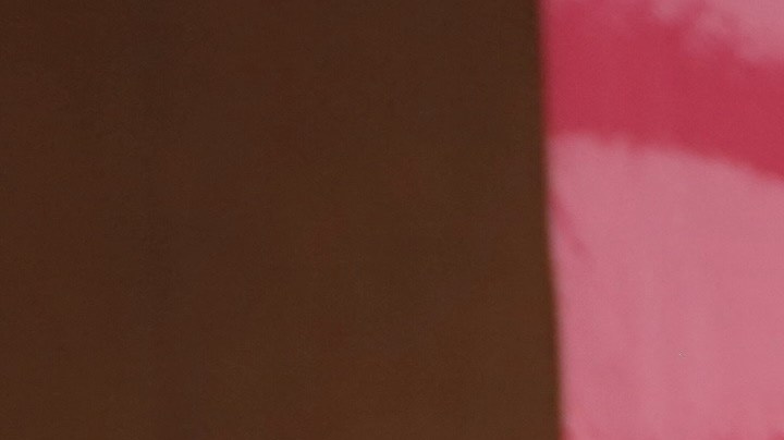 Cazzu presentó e la capital mexicana su libro "Perreo: Una Revolución", en el que cuenta su experiencia en la industria musical del género urbano y analiza el espacio que ocupan las mujeres en ello.