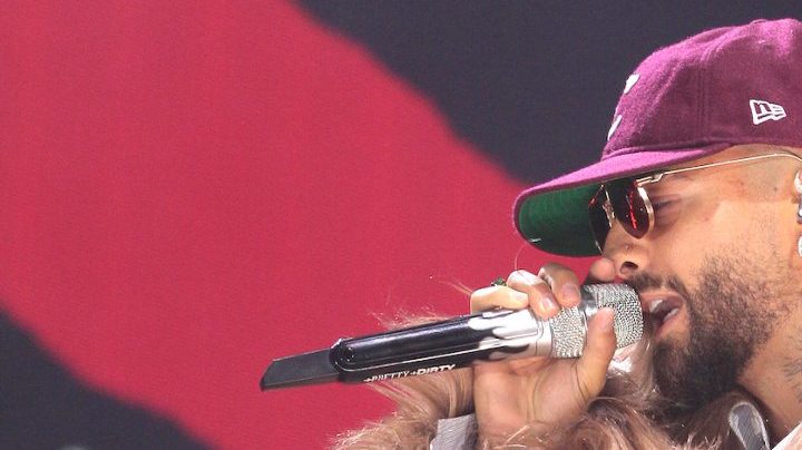 Maluma dividió opiniones en redes tras regañar a una fan en público.