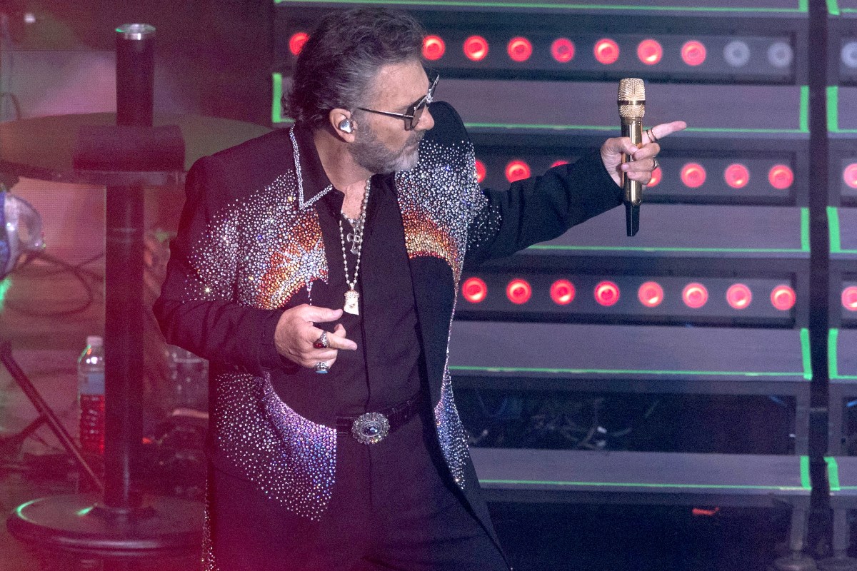 El cantante Manuel Mijares rompe el silencio y niega problemas de salud -  La Vibra