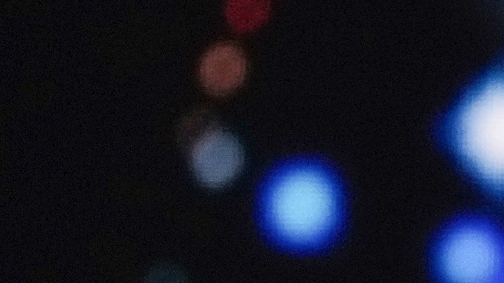 Miss Dinamarca, Victoria Kjær Theilvig, recibe la banda de Miss Universo tras ser anunciada como ganadora del certamen de belleza, en la Ciudad de México, el 16 de noviembre de 2024. (Foto AP/Fernando Llano).