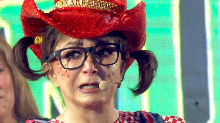 'La Chilindrina' sufre aparatosa caída en el Teatro de los Insurgentes y preocupa a sus fans.