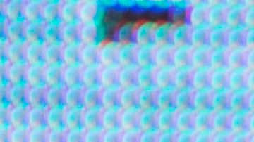 La querella, presentada el 2 de octubre de 2025, acusa al artista de incurrir en violencia digital y mediática, según informó el despacho Maceo, Torres & Asociados.