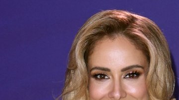 Descubre cómo lucieron los famosos en la alfombra azul de los Premios Billboard de la Música Latina.