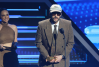 Bad Bunny, el artista puertorriqueño, se llevó 11 estatuillas, estableciendo un récord en la historia de los premios.