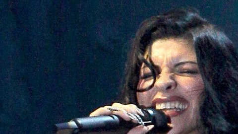 Cazzu considera como un "descaro" el comunicado Christian Nodal.