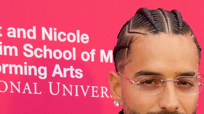 Maluma debuta como anfitrión de la gala, tiene 20 nominaciones a los Latin Grammy y ganó el premio al mejor álbum pop vocal contemporáneo por F.A.M.E (2018).