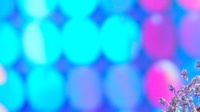 Critican a Osmel Sousa por cuestionar la victoria de Dayanara Torres en el Miss Universo.