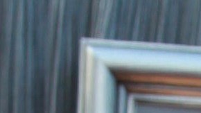 El actor acusa a su exesposa de vender su parte del viñedo Château Miraval sin su consentimiento.