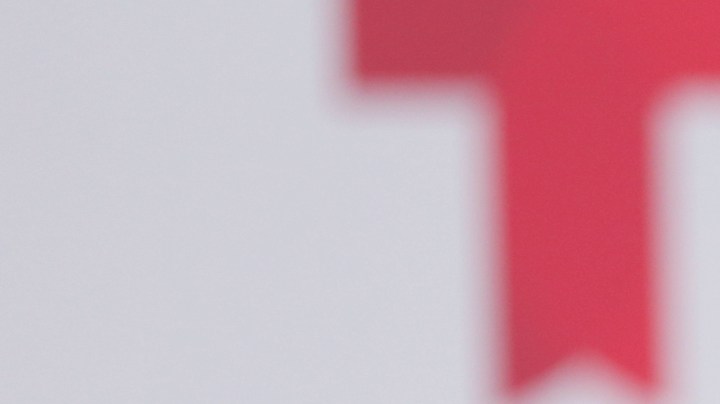 En esta entrega resalta la sorpresiva colaboración en el exitoso cover “Ven devórame otra vez”, que Guaynaa lanzó en 2024.  (Photo by Eric Jamison/Invision/AP)