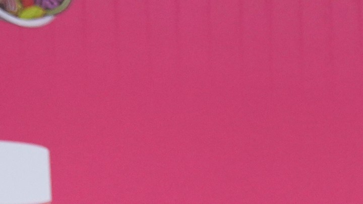 Natti Natasha, a la derecha, y Raphy Pina posan para las fotos en la alfombra roja antes del inicio de los Premios Juventud 2025 en Ciudad de Panamá, el jueves 25 de septiembre de 2025. (Foto AP/Matias Delacroix) (AP Photo/Matias Delacroix).