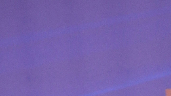 La demanda sostiene que los demandados cometieron fraude electrónico, interfirieron con el comercio interestatal mediante extorsión, y que cometieron actos de extorsión.