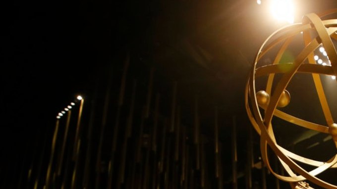 Latinos brillaron en la alfombra roja de los Premios Emmy Internacionales 2025.