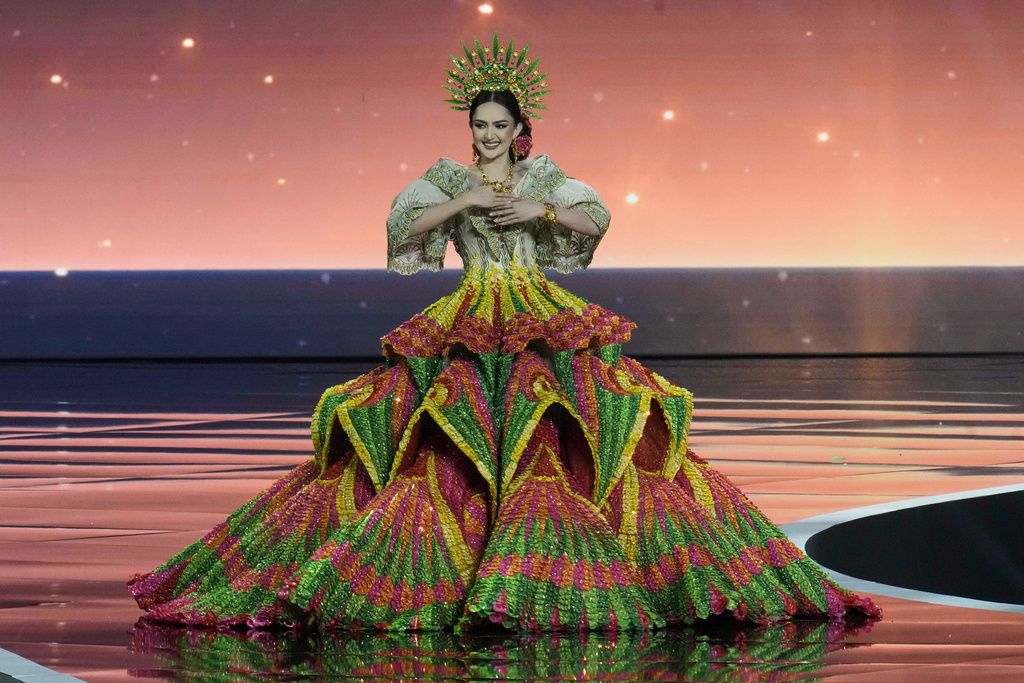 Miss Philippines Ahtisa Manalo competes in the national costume competition at the Miss Universe Beauty Pageant in Nonthaburi province, Thailand, Wednesday, Nov. 19, 2025. (AP Photo/Sakchai Lalit)