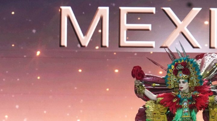 Fátima Bosch consiguió la cuarta corona de Miss Universo a México.