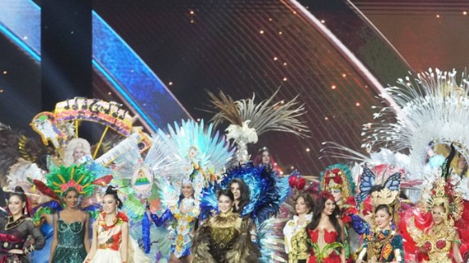 Trajes típicos del Miss Universo 2025 causaron impacto y risas.