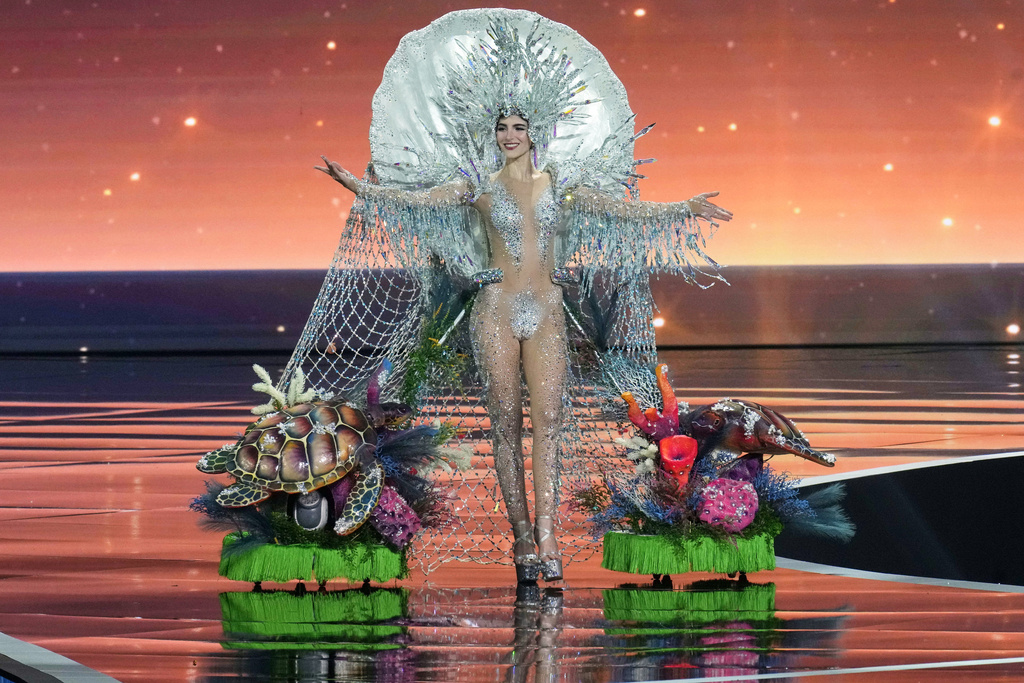 Miss Venezuela Stephany Abasali competes in the national costume competition at the Miss Universe Beauty Pageant in Nonthaburi province, Thailand, Wednesday, Nov. 19, 2025. (AP Photo/Sakchai Lalit)