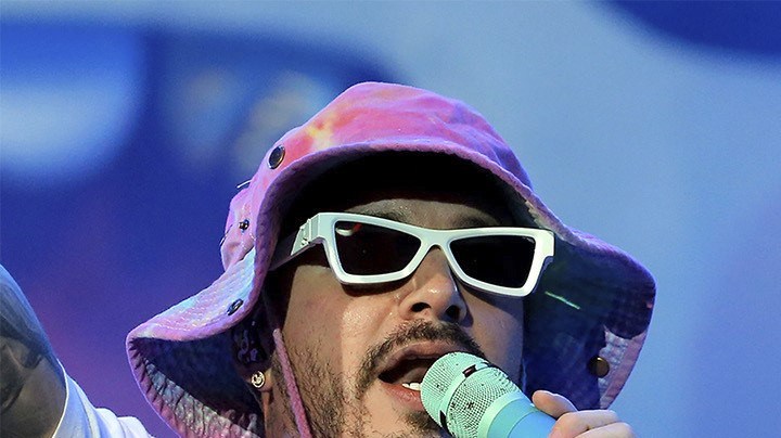 Las estrellas habían mantenido distancia entre sí durante varios años, debido a diferencias previas, antes de los Latin Grammys de 2021.