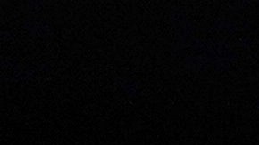 En compañía de Trueno y directivos del club, Rosalía visitó los vestuarios del Boca y otras dependencias de la entidad deportiva y se sacó fotos con la camiseta “xeneixe”. 
 (AP Photo/Marco Ugarte)