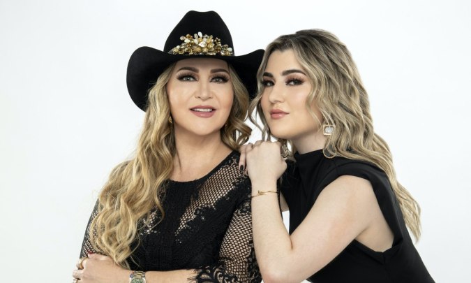 Melenie Carmona le pidió a Alicia Villarreal no exponer su romance en redes sociales.