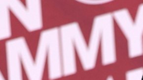 Ángela Aguilar y Christian Nodal celebran la Navidad con lujosa decoración.