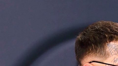 Christian Nodal afirmó haberle entregado grandes cantidades de dinero a Cazzu.