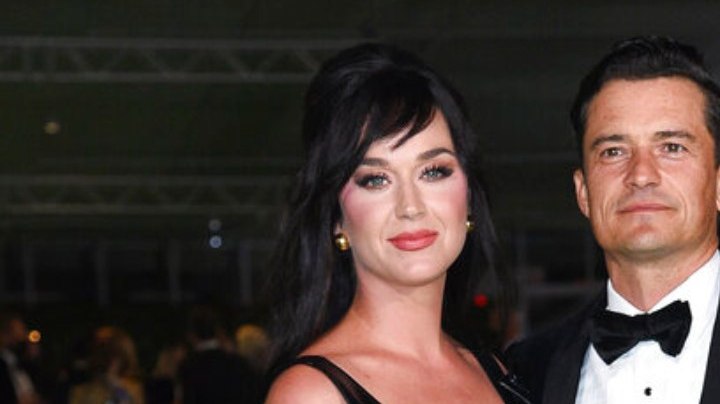 Katy Perry y Orlando Bloom coinciden en Reino Unido por compromisos familiares y profesionales.