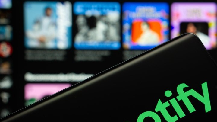 Escucha las colaboraciones de música latina más exitosa en 2025, según Spotify.