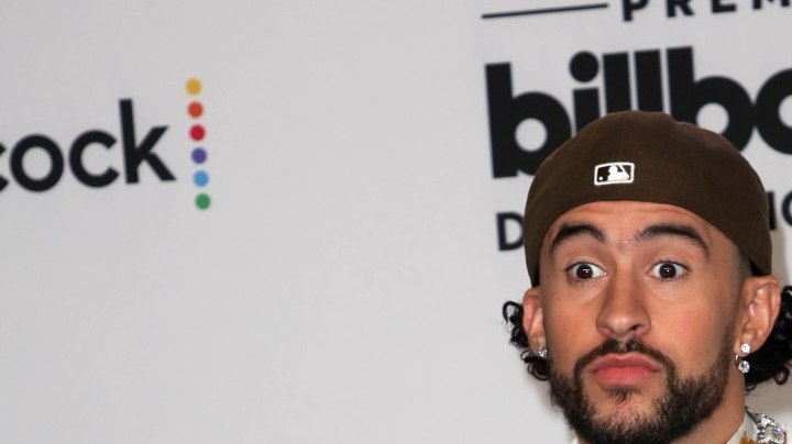 Mujer demandó a Bad Bunny y le exige 16 millones de dólares.