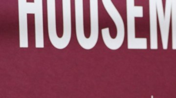 Sydney Sweeney hace polémica campaña para estrenar su marca de lencería.