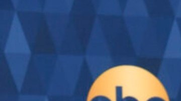 Timothy Busfield se entregó a la Policía de Albuquerque.