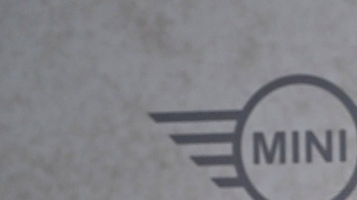 Durante su intervención, la veracruzana recordó las dificultades que enfrentó a lo largo de su carrera para obtener financiamiento en México y cómo la falta de apoyo gubernamental la llevó a buscar oportunidades en el extranjero.