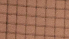 El rey Carlos III de Gran Bretaña, en el centro, se sienta en primera fila para el desfile del diseñador británico-nigeriano Tolu Coker durante el espectáculo inaugural de la Semana de la Moda de Londres 2026, en 180 Studios, en el centro de Londres, el jueves 19 de febrero de 2026.