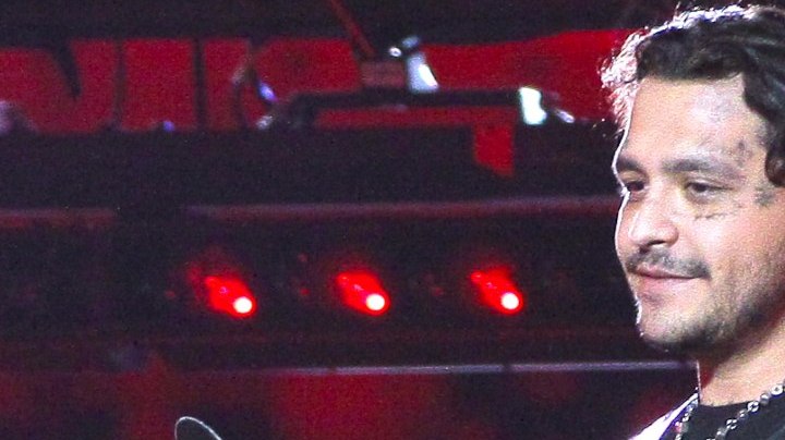 Christian Nodal se quedó sin abogados en su pelea legal contra Universal Music.