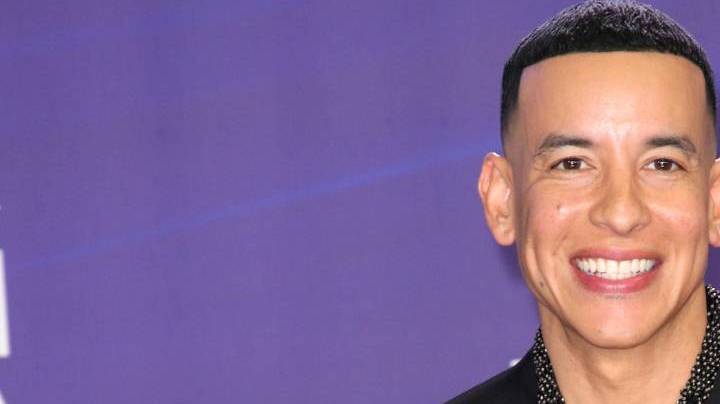 Hija de Daddy Yankee celebra nuevo embarazo tras perder uno hace meses.