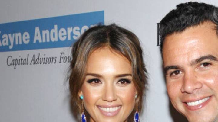 Jessica Alba y Cash Warren finalizan su divorcio con un millonario acuerdo económico.
