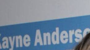 Jessica Alba y Cash Warren finalizan su divorcio con un millonario acuerdo económico.