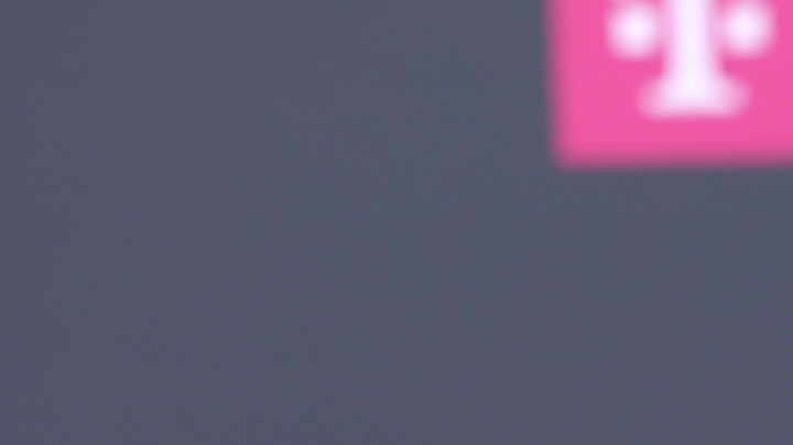 Aquí tienes algunas opciones para mejorar la redacción, dependiendo de qué tan directo o formal quieras sonar:

Opciones de mejora
Periodística (objetiva): Sophinel Báez acusó a Clarissa Molina de haber obtenido la corona del Miss RD tras aceptar una propuesta indecente de un empresario.