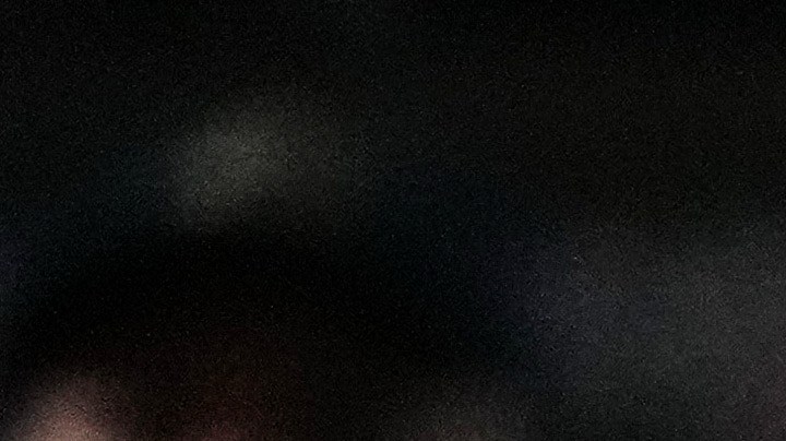 Un fan asiste a un concierto gratuito de la estrella pop colombiana Shakira en el Zócalo de la Ciudad de México, el domingo 1 de marzo de 2026. (Foto AP/Eduardo Verdugo).