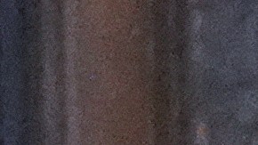 La esposa de Willie Colón, Julia Colón, segunda desde la izquierda, junto con familiares y amigos, siguen el ataúd hacia la Catedral de San Patricio durante el funeral de Willie Colón en Nueva York, el lunes 9 de marzo de 2026. (Foto AP/Seth Wenig).