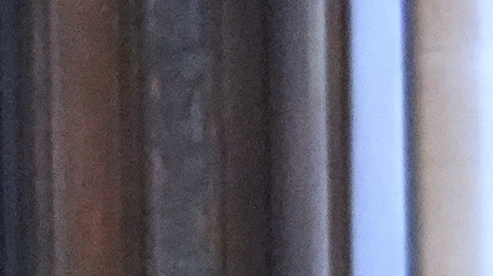 La esposa de Willie Colón, Julia Colón, segunda desde la izquierda, junto con familiares y amigos, siguen el ataúd hacia la Catedral de San Patricio durante el funeral de Willie Colón en Nueva York, el lunes 9 de marzo de 2026. (Foto AP/Seth Wenig).