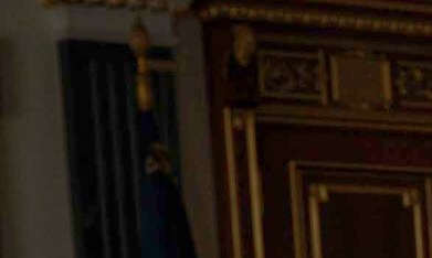 En esta fotografía facilitada por la Oficina de Prensa Presidencial de Ucrania, el presidente ucraniano Volodymyr Zelenskyy (izquierda) conversa con el actor y director estadounidense Sean Penn en Kiev, Ucrania, el lunes 2 de marzo de 2026. (Oficina de Prensa Presidencial de Ucrania vía AP).