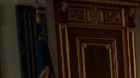 En esta fotografía facilitada por la Oficina de Prensa Presidencial de Ucrania, el presidente ucraniano Volodymyr Zelenskyy (izquierda) conversa con el actor y director estadounidense Sean Penn en Kiev, Ucrania, el lunes 2 de marzo de 2026. (Oficina de Prensa Presidencial de Ucrania vía AP).