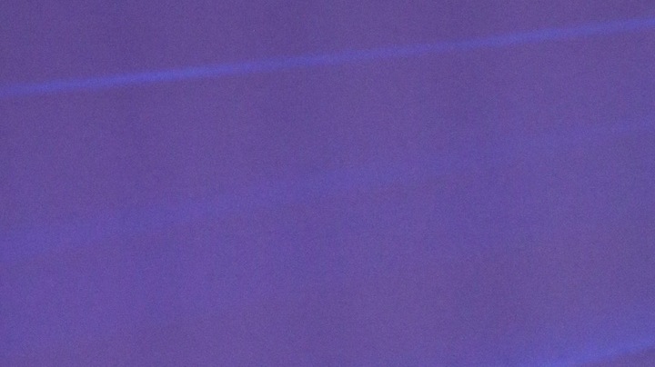 En un video difundido en redes sociales, el intérprete de “Colgando en tus manos” rechazó los ataques hacia sus compatriotas y subrayó la histórica relación de hermandad entre Venezuela y República Dominicana.