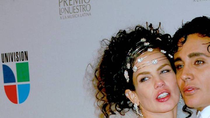 Niurka Marcos defendió a 'El Divo' tras ataques por su orientación sexual.